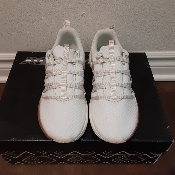 Puma - Picture 2 of 4